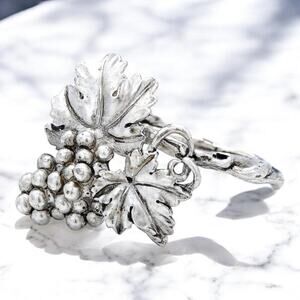 Arthur Court Aluminum Grape Napkin Rings Set of 4‎ NEW With Box